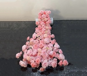 Cascata di Fiori Sospesi all'Ingrosso, Decorazioni Floreali per Matrimoni, Foglie a Cascata, Runner Floreale, Sfondo per Matrimoni - Product Image 2