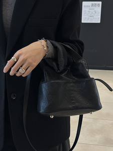 Bolso de Mano de Gran Capacidad, Primavera 2026, Estilo Sofisticado, Estilo Nicho, Bolso Bandolera con Textura de Garra de Pato - Product Image 4