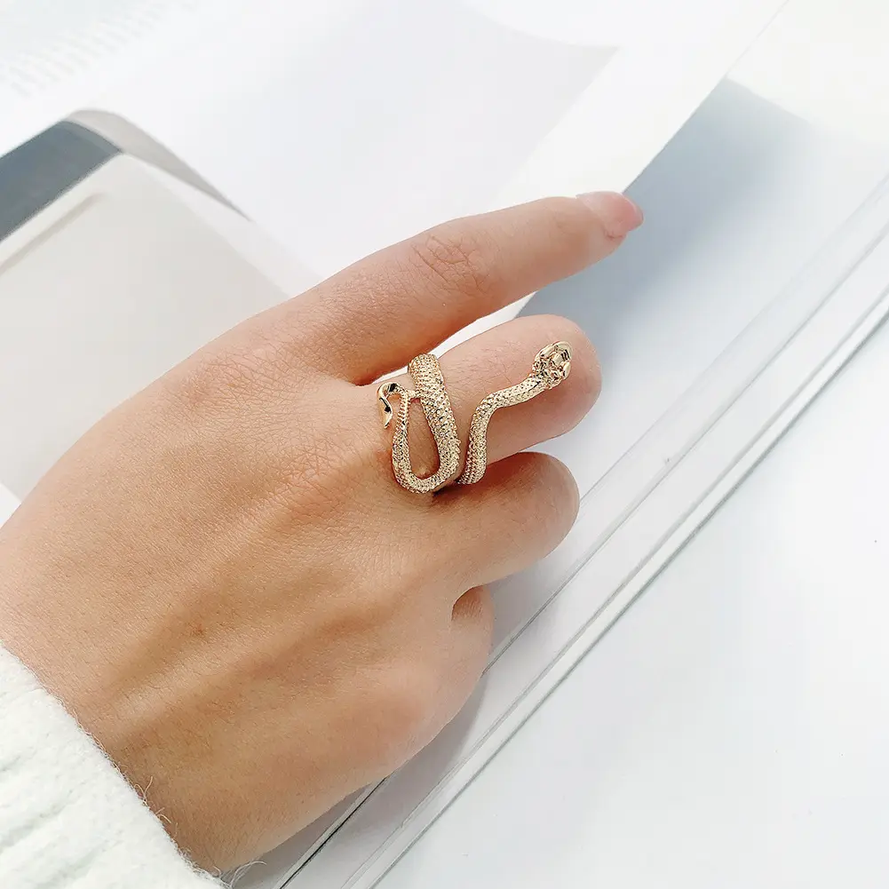 แหวนเงินที่กำหนดเองการออกแบบห่วงโซ่ผู้ชายงูแหวนสแตนเลส2021