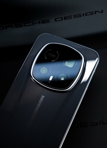 Honor Magic 8 RSR Appareil photo téléobjectif 200MP 6.5‑Level OIS 7200mAh 120W 80W Charge rapide Céramique 5G Téléphone débloqué - Product Image 6
