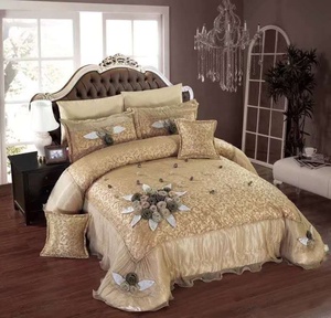 Modern Luxury Disposable 3-Piece Wedding <strong>Comforter</strong> <strong>Set</strong> with Embroidery Polyester &amp; Lace Bedding Customizable Design Pillowcases - Product Image 3