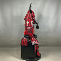 Armure de samouraï japonaise rouge portable, casque Yoroi à cornes dorées, tenue complète en fer pour homme, collection d'exposition