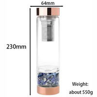Bouteille d'eau énergétique en verre borosilicate avec copeaux de cristal naturel, pierres de guérison, infuseur à thé et couvercle en bambou – Vente en gros