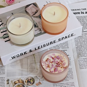 Etiqueta festiva Otoño Edición limitada Canela Nuez moscada Acentos Calabaza Especias Latte Velas perfumadas para las noches de Otoño de Acción de Gracias - Product Image 3