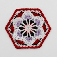 Prix usine personnalisé 8cm coloré caboteur Polyester 3D hexagone fleur Crochet motif Patch pour tapis de tasse