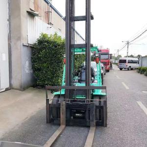 Chariot élévateur diesel à moteur japonais Mitsubishi FD30 haute performance, capacité de 3 tonnes et 2 tonnes, chariot élévateur à combustion interne de bonne qualité - Product Image 5