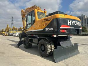 Excavatrice sur chenilles Hyundai 210W-9 de 21 tonnes avec système hydraulique, moteur, pompe, boîte de vitesses - Fabriquée en Corée - Product Image 2
