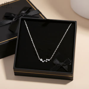 Collar con Colgante Minimalista de Diamantes Naturales en Oro Blanco Sólido de 18K, Diseño Geométrico Especial, Joyería de Alta Calidad al por Mayor - Product Image 5