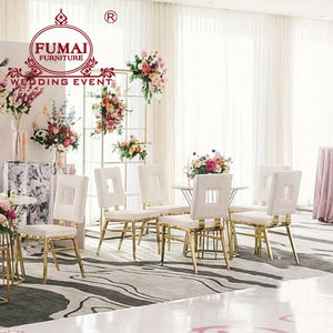 Chaise de mariage de luxe en acier inoxydable avec cadre en velours noir et or - Product Image 1