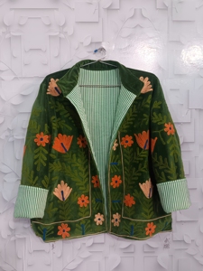 Chaqueta de Algodón Acolchada de Terciopelo Verde, Hermosamente Hecha a Mano, con Bordado, Ecológica y Transpirable, Diseño Invernal - Product Image 4
