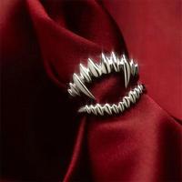 LEPAI Cincin Taring Vampir Gotik Berlapis Perak untuk Pria Wanita - Hadiah Cosplay Halloween untuk Pesta, Pesta Topeng, Panggung