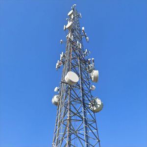 Torre de Comunicación Autoportante Angular de 3 Patas de Acero Estructural de Alta Resistencia Galvanizado en Caliente de 70 m para Telecomunicaciones por Microondas - Product Image 2
