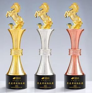 Premio <span class=keywords><strong>de</strong></span> competición ecuestre <span class=keywords><strong>de</strong></span> alta gama Caballo del zodiaco chino trofeo <span class=keywords><strong>de</strong></span> caballo <span class=keywords><strong>de</strong></span> metal grabado - Product Image 3