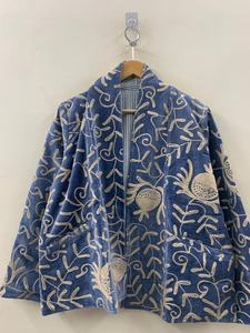 Chaqueta Suzani de Terciopelo Gris Hecha a Mano, Chaqueta Bohemia Vintage con Bordado Floral, Regalo para Ella, Proveedor al por Mayor de la India - Product Image 6