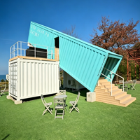 Café Contemporain Modulaire en Conteneur : Design Portable Préfabriqué avec un Style Urbain Tendance pour Espaces Extérieurs