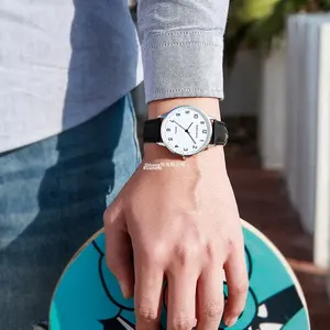 Montre à bracelet en acrylique lumineux minimaliste écologique en quartz pour les examens Hommes Femmes Collège/Lycée Fonctionnaires - Product Image 2