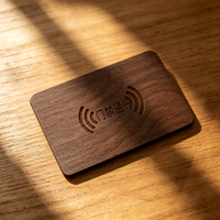 Carte de contrôle d'accès RFID NFC en bois personnalisée, directement de l'usine, NT213/215 13.56MHz, mini-étiquette étanche, logo personnalisé, utilisation hôtelière