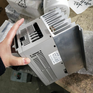 1.5KW SJ100-015NFE สามเฟส220V IP53ตัวควบคุมไดรฟ์อัตโนมัติอุตสาหกรรม SJ100-015NFE 1.5KW SJ100-015NFE 220V - Product Image 5