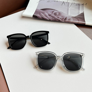 Lunettes de soleil unisexes tendance avec protection UV 100 %, verres PC, type 3, idéales pour la conduite, les tenues mode et les fêtes - Product Image 5