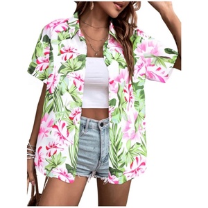 Blusa Hawaiana Vintage para Mujer, Suave y Fresca para el Verano, Estampado Floral Tropical, Cuello en V, Manga Corta, Botones al Frente, con Logotipo - Product Image 1