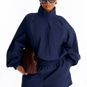 Ensemble de veste coupe-vent et short pour femmes de qualité supérieure, léger, 2 pièces, tenue de sport pour la course à pied, la salle de sport et la remise en forme - Product Image 1