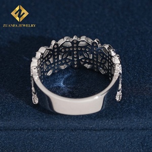 ZUANFA JEWELRY Anillo de banda ancha con cruz hueca vintage, joyería de lujo con moissanita brillante y efecto helado - Product Image 4