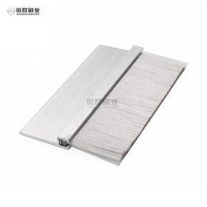 מברשת רצועת ערוצים עם מחזיק אלומיניום לאיטום דלתות - Product Image 2