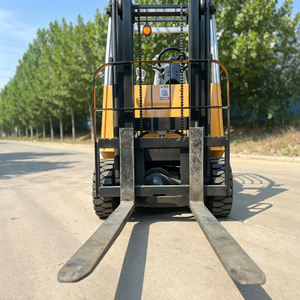 รถยกแบบ Heavy-duty ขนาด 1-3 ตัน ใช้แบตเตอรี่ตะกั่ว-กรด ระบบไฮดรอลิก พร้อมตัวเลื่อนด้านข้าง ยางตัน ควบคุมการทำงานแบบนั่งขับ CPD - Product Image 3