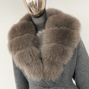 2025 nuovo cappotto casual invernale elegante in maglia di lusso <span class=keywords><strong>con</strong></span> collo di <span class=keywords><strong>pelliccia</strong></span> di vera volpe <span class=keywords><strong>Cardigan</strong></span> lavorato a maglia da donna <span class=keywords><strong>con</strong></span> cintura - Product Image 5