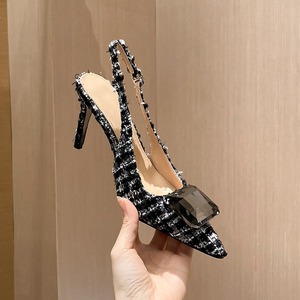 Escarpins élégants pour femmes à bout pointu avec bride arrière, ornés de cristaux et à talon aiguille fin, parfaits pour les soirées - Product Image 2