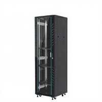 Armoire de serveur de centre de données standard 19 pouces personnalisable, sur pied, avec porte grillagée en acier SPCC, pour écoles, hôtels et réseaux