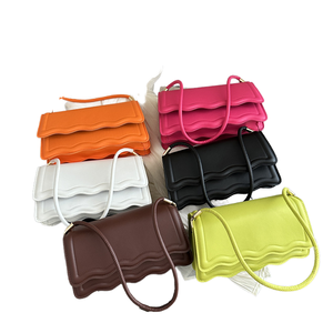 2024 New Tendance PU bolsos de cuero para mujer Color caramelo solapa solo hombro Sling bolsos estilo de moda - Product Image 1