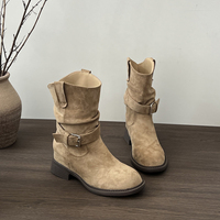 Bottes mi-mollet souples pour femmes, talon compensé dissimulé, en daim avec bride à boucle, style western à découpe en V, 3 couleurs.