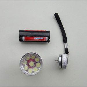 อลูมิเนียมอัลลอยด์ 9LED ไฟฉายแบตเตอรี่เอเอ็นเอแบบพกพาสำหรับตั้งแคมป์กลางแจ้งพร้อมเชือกคล้องตัวตัวเลือกหลายสี - Product Image 3