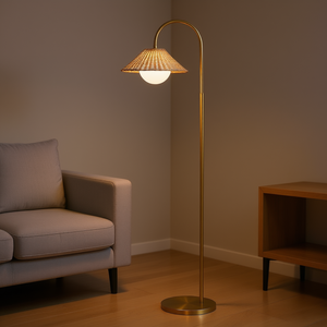 Lampe sur pied en rotin tressé avec base en laiton, forme conique, source lumineuse LED 2700K blanc chaud, usage résidentiel - Product Image 2