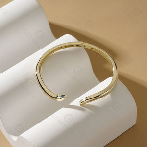 Brazalete Ajustable de Plata de Ley 925 Gemnel con Baño de Oro Vermeil y Circonitas Cúbicas con Incrustaciones Hechas a Mano - Product Image 2