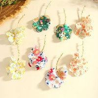 Nouveauté 2025 Bijoux de mode Boucles d'oreilles pendantes style super féerique avec branche de fleur en mousseline, fleur de perle et feuille dorée