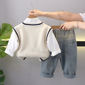 Ensemble de vêtements pour enfants Maxfree, style scolaire pour garçons, pull à manches longues, gilet, pantalon en jean décontracté, trois pièces - Product Image 4