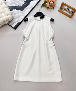 Vestido sin mangas con cuello redondo y adornos de diamantes de imitación, minivestido formal con cintura recortada para cócteles y eventos - Product Image 1