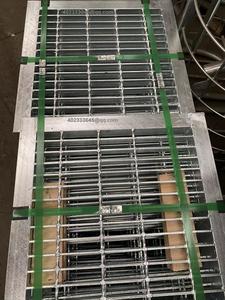 Coperchio della griglia di scarico per Trench in acciaio zincato - Product Image 6