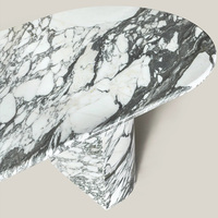 Breccia Grey Vein Marmor Esstisch Organische Längliche Eierförmige Platte Asymmetrischer Versetzter Doppelrundblock-Sockel Dinner-Tisch