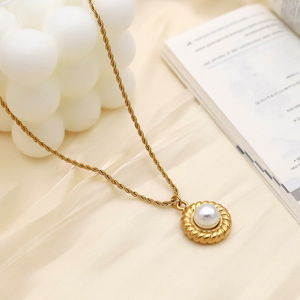 French Retro Style Pearl Pendant Clavicle Chain Gold Stainless Steel Bezel Setting Flower Shape Necklace For Women - Product Image 3