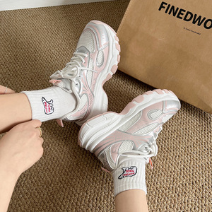 Nouvelles chaussures de sport légères pour femmes, style basket-ball, couleur <span class=keywords><strong>gris</strong></span> argenté, pour augmenter la taille - Product Image 4