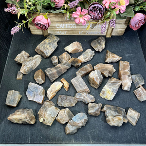 Venta al por mayor cristales <span class=keywords><strong>de</strong></span> cuarzo <span class=keywords><strong>natural</strong></span> brillante sin pulir <span class=keywords><strong>piedra</strong></span> cruda <span class=keywords><strong>piedra</strong></span> <span class=keywords><strong>Luna</strong></span> negra para <span class=keywords><strong>la</strong></span> venta - Product Image 2
