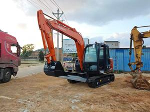 Excavadora de cadenas HITACHI 65, cazo de 0.24m, profundidad máxima de excavación de 3860mm, peso de 6120kg, motor de alta potencia de excavación, engranajes reforzados - Product Image 2