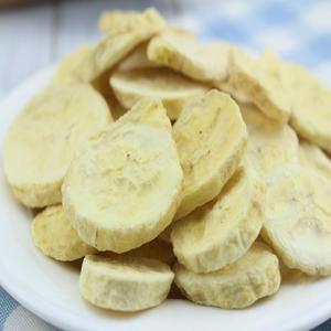 Snack orgánico de plátano liofilizado, comida saludable con sabor dulce, textura suave y rodajas de fruta en embalaje a granel, producto caliente - Product Image 3