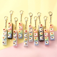 Porte-clés clavier mécanique en forme de dessert, mini gâteau en résine, breloque avec chaîne spirale et fermoir mousqueton, cadeau mignon
