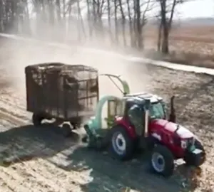 Tractor-Pulled Harvester Fully Automatic Agricultural Straw Feed Crushing Dust Collector