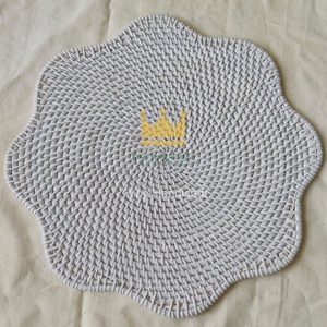 Customized <b>Round</b> Rattan <b>Placemat</b> with Wavy Edges Tight Texture Natural Weave Table Mat for Dining or Party Decor - Product Image 3