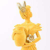 Redeco - Jarra de Agua Vintage con Figura de Dama Africana en Resina, Adorno Floral Dorado de Terciopelo, Decoración para el Hogar, Regalo, Logotipo Personalizado al por Mayor